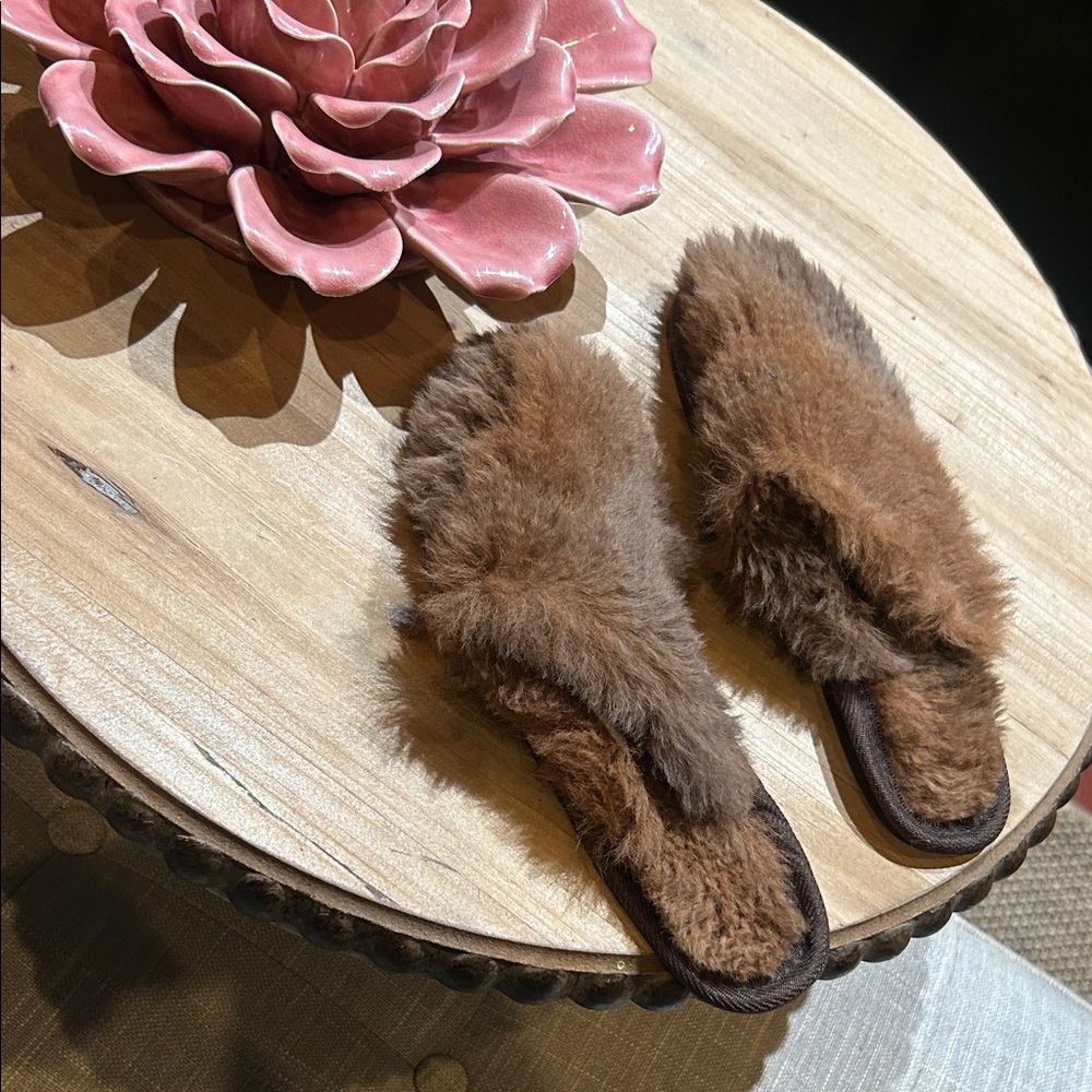 Jacaru 6264 Kangaroo Fur Slippers Size Small